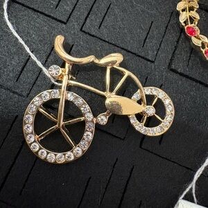 P45 Vintage Gold Bicycle Brooch with Crystal Accents
